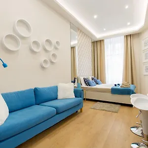 holiday-colours.inbudapesthotels.com/