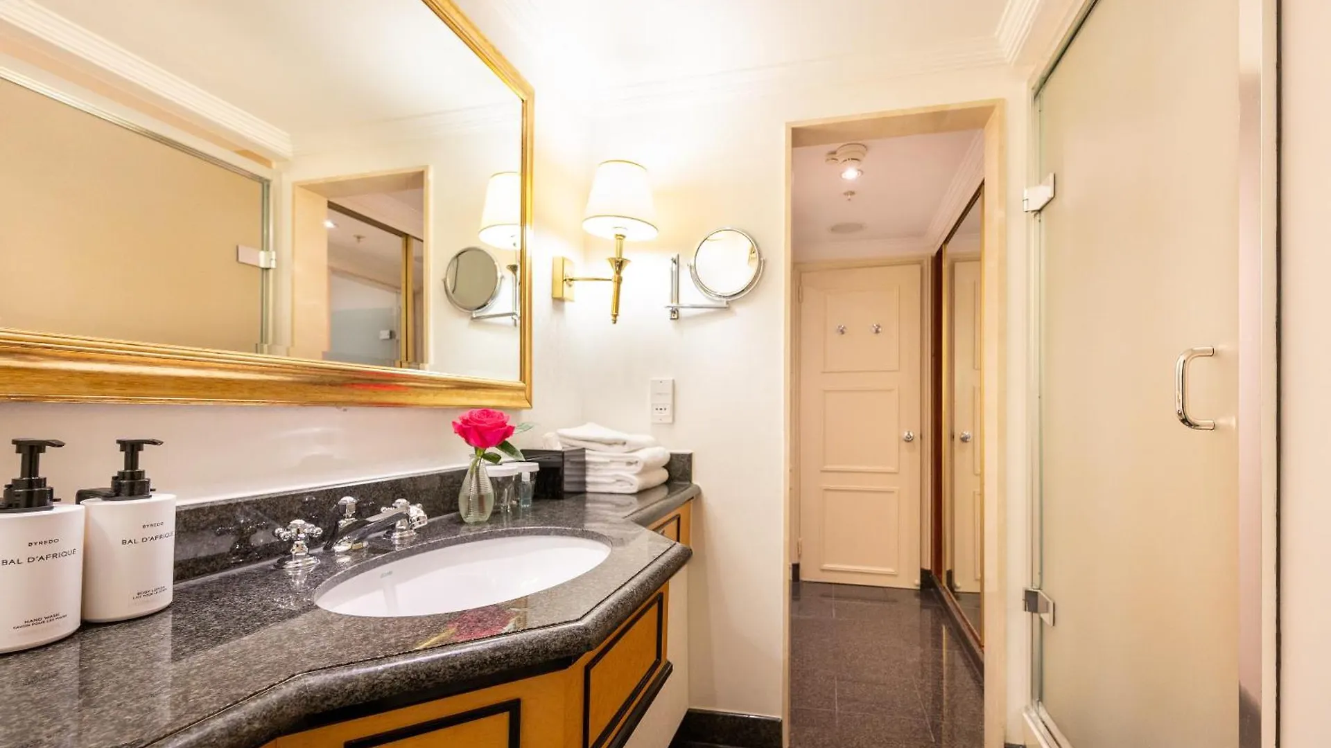 Intercontinental Wien By Ihg Hotel