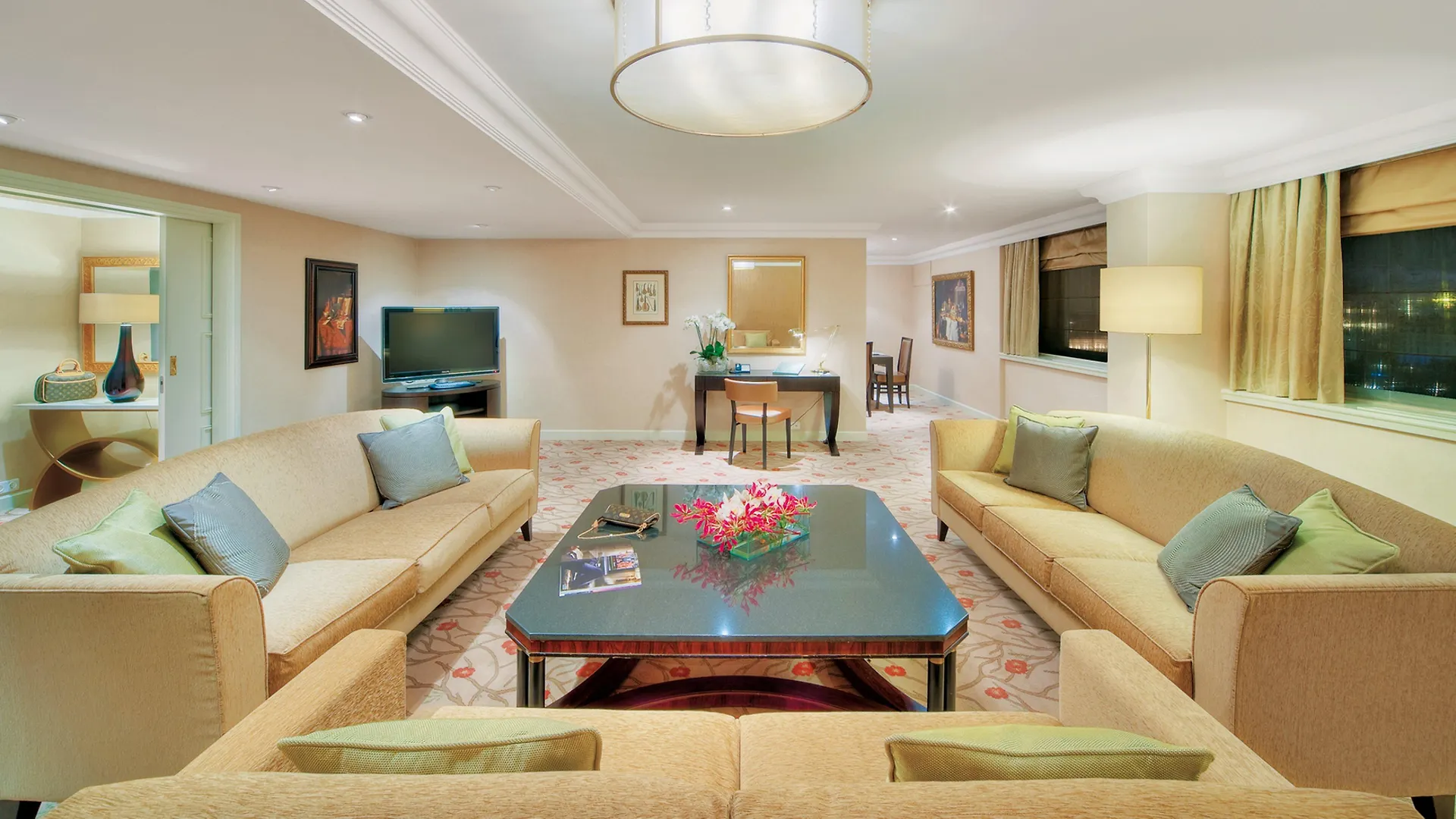 Intercontinental Wien By Ihg 5*,